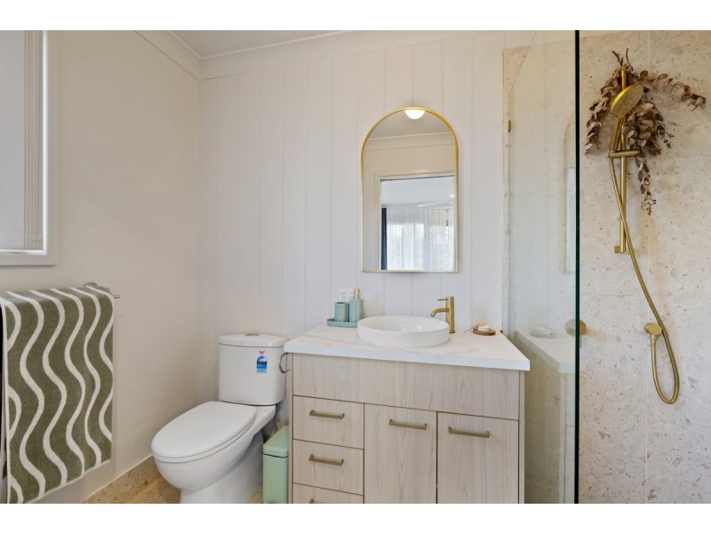 10 Aqua Crescent, Redland Bay QLD 4165