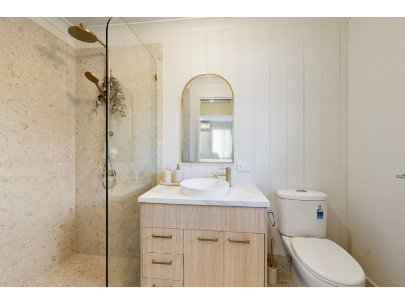10 Aqua Crescent, Redland Bay QLD 4165