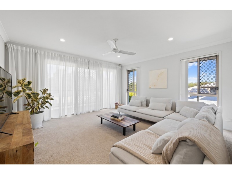 10 Aqua Crescent, Redland Bay QLD 4165