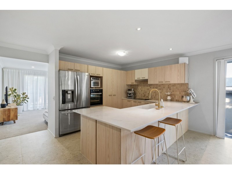 10 Aqua Crescent, Redland Bay QLD 4165