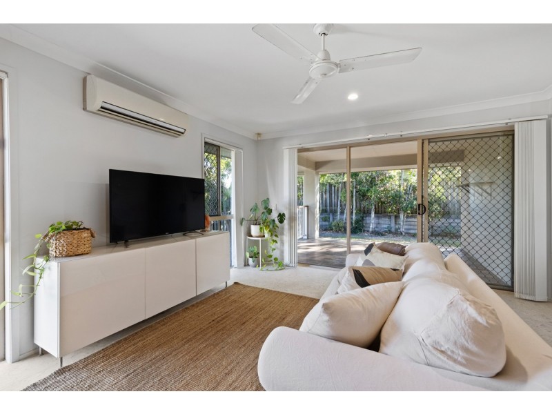 10 Aqua Crescent, Redland Bay QLD 4165