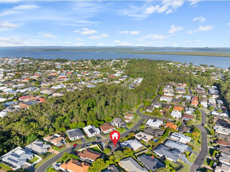 10 Aqua Crescent, Redland Bay QLD 4165