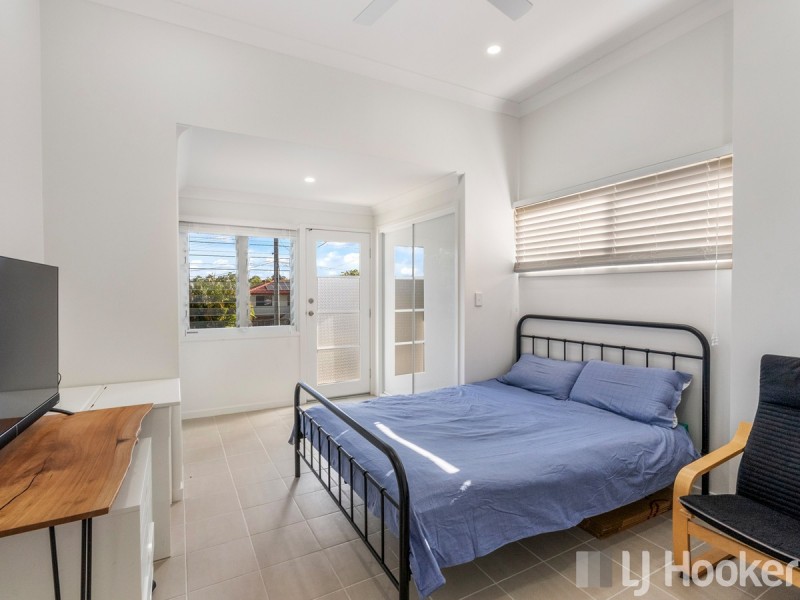 1 Lake View Drive, Thornlands QLD 4164