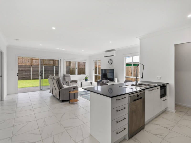 6 Brittle Street, Redland Bay QLD 4165