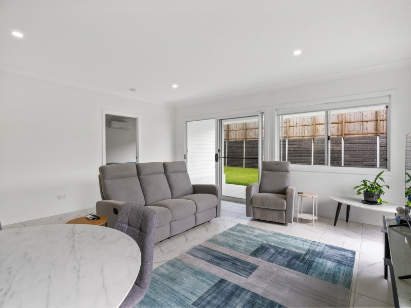 6 Brittle Street, Redland Bay QLD 4165