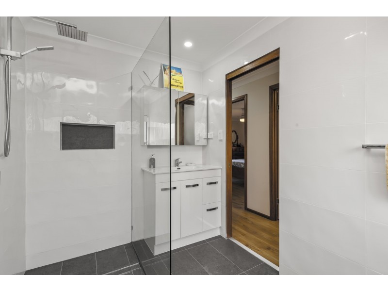 3 Viewfield Street, Redland Bay QLD 4165