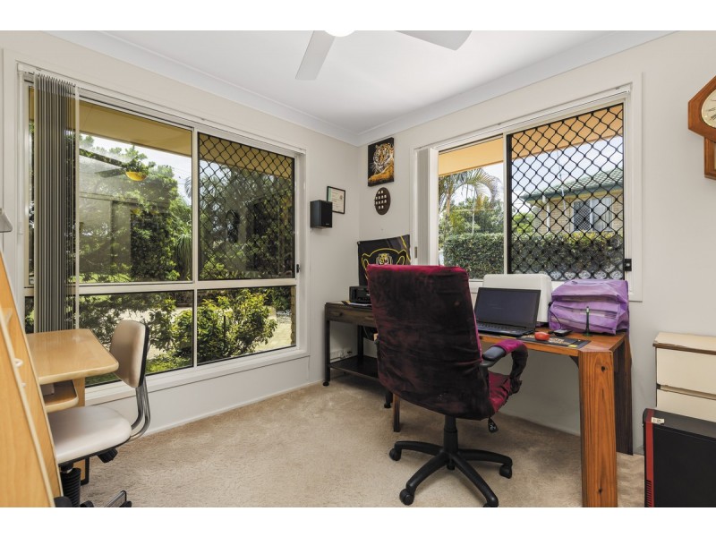 20 Dart Street, Redland Bay QLD 4165