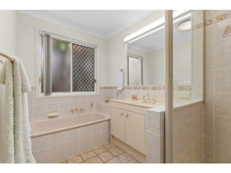 20 Dart Street, Redland Bay QLD 4165