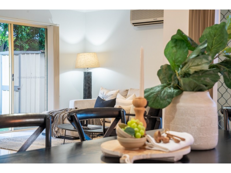 25 Lakeside Circuit, Sinnamon Park QLD 4073