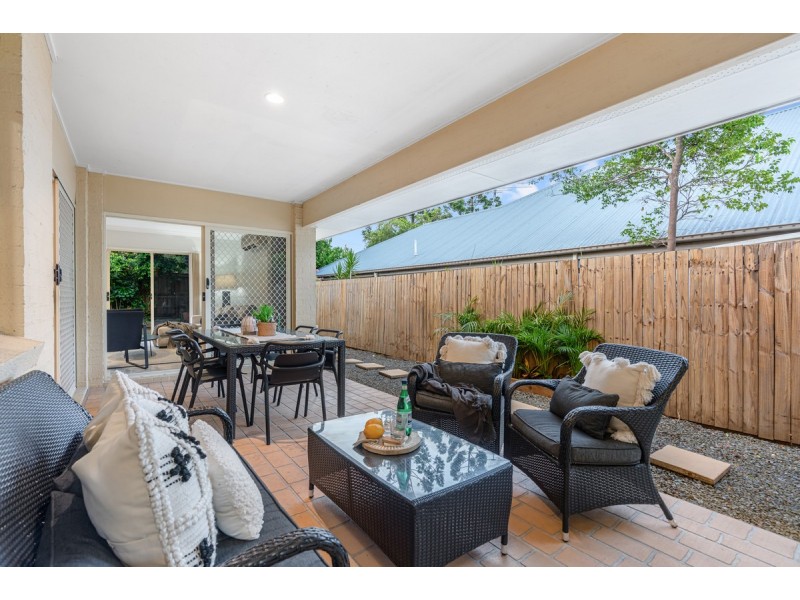 25 Lakeside Circuit, Sinnamon Park QLD 4073