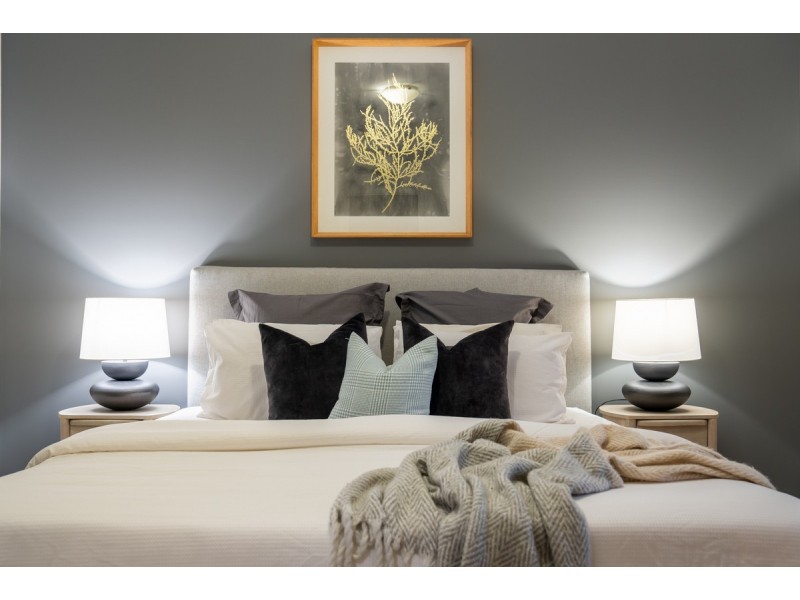 25 Lakeside Circuit, Sinnamon Park QLD 4073