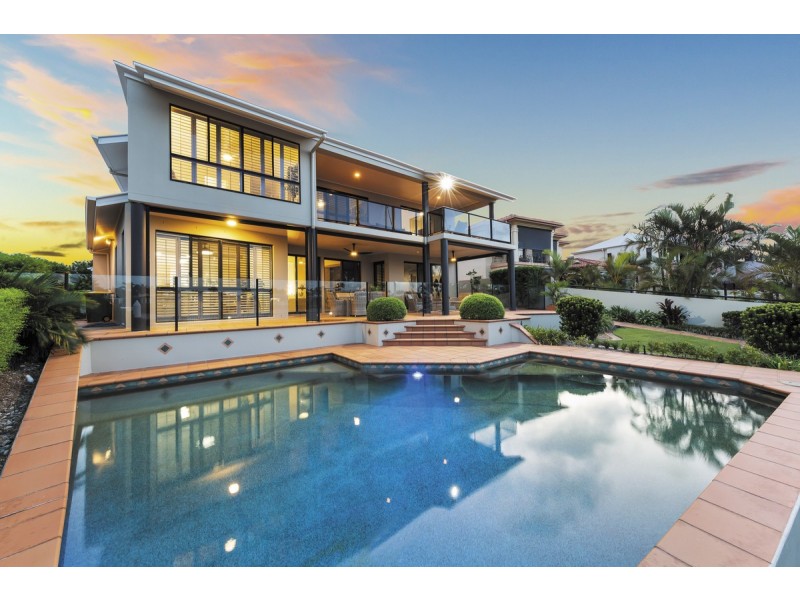 9 Martingale Court, Raby Bay QLD 4163