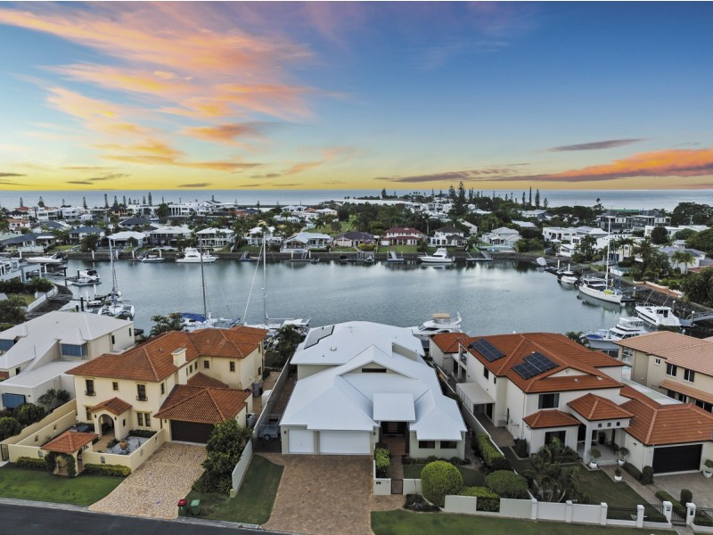 9 Martingale Court, Raby Bay QLD 4163