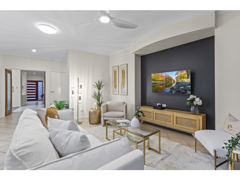 9 Martingale Court, Raby Bay QLD 4163