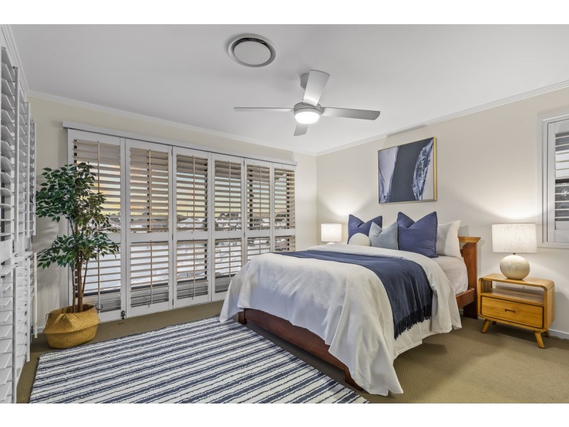 9 Martingale Court, Raby Bay QLD 4163