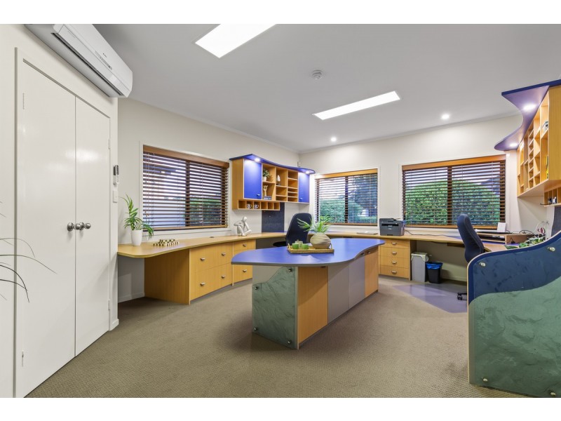 9 Martingale Court, Raby Bay QLD 4163