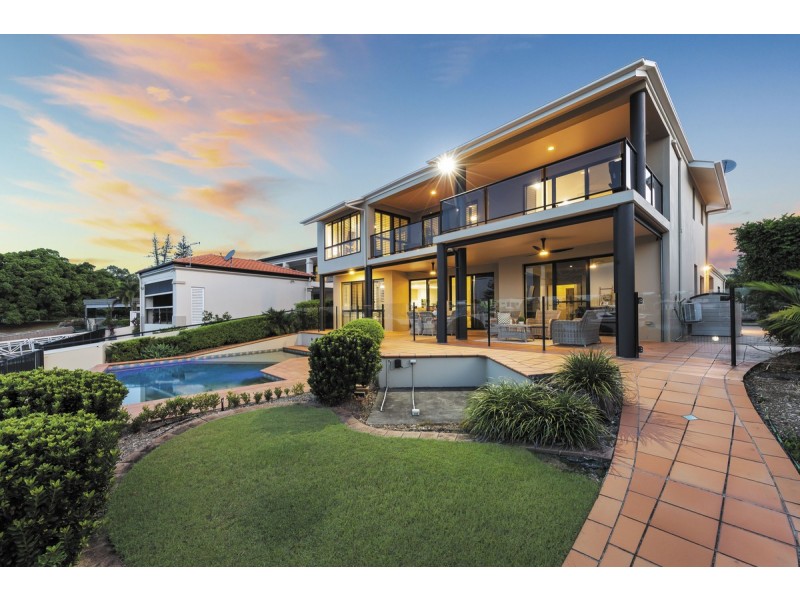 9 Martingale Court, Raby Bay QLD 4163