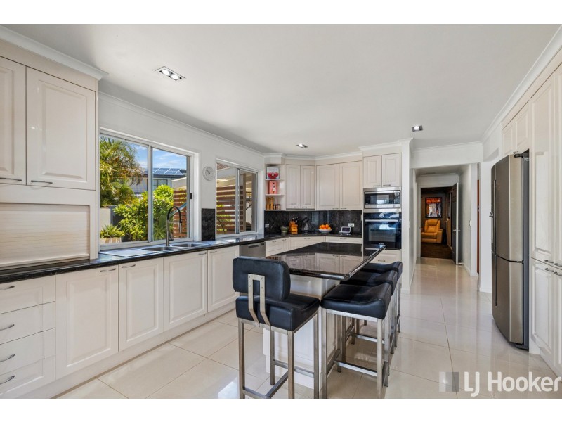 27 Compass Court, Raby Bay QLD 4163