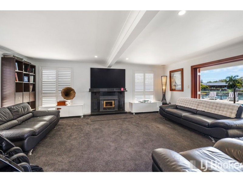 27 Compass Court, Raby Bay QLD 4163