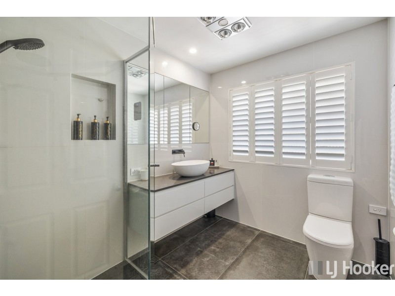 27 Compass Court, Raby Bay QLD 4163