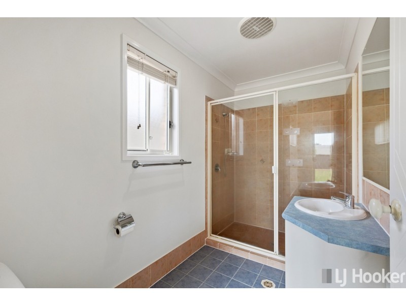 8 Cazna Court, Redland Bay QLD 4165