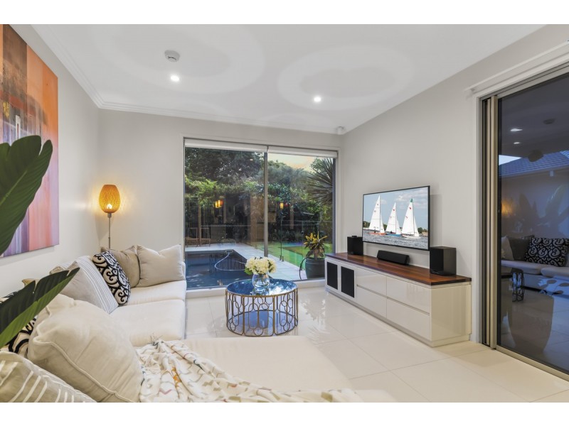 33 Eromanga Street, Carindale QLD 4152