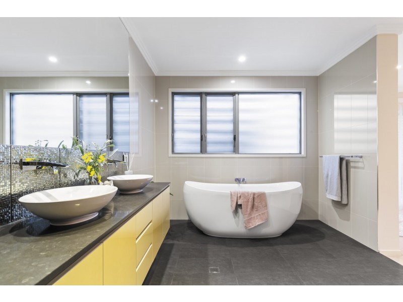 33 Eromanga Street, Carindale QLD 4152