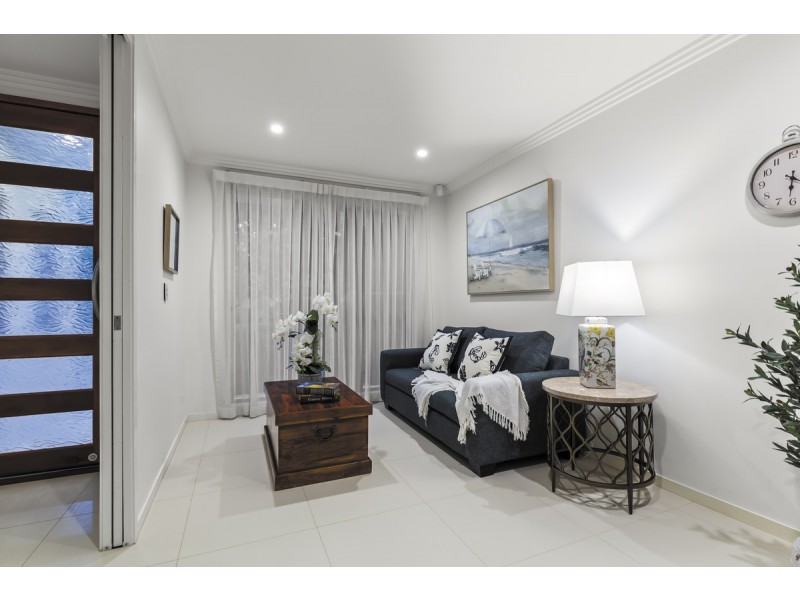 33 Eromanga Street, Carindale QLD 4152