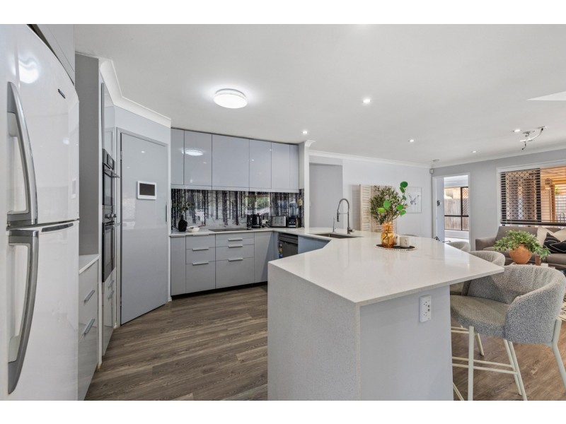 54 Seaholly Crescent, Victoria Point QLD 4165