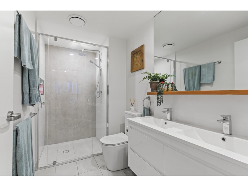 5303/221 Bloomfield Street, Cleveland QLD 4163