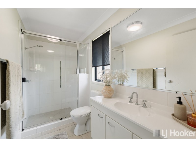 8 Montessa Street, Victoria Point QLD 4165