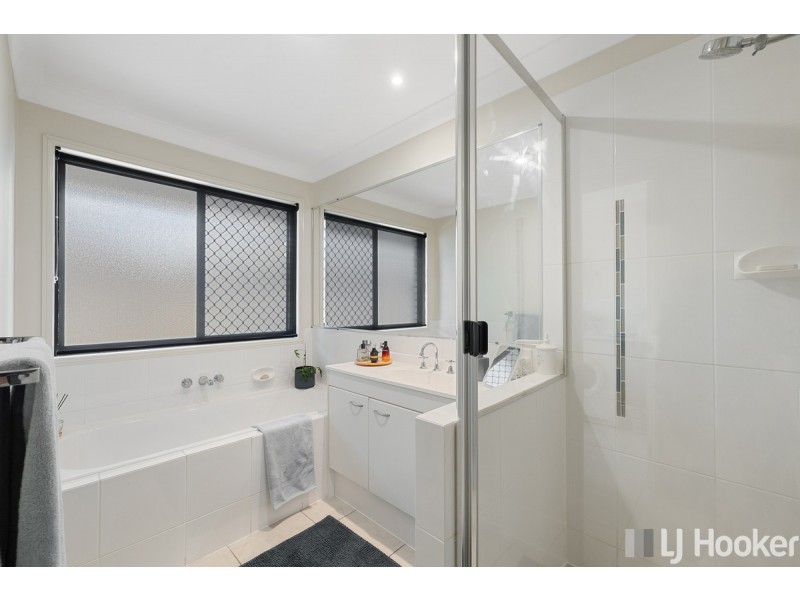 8 Montessa Street, Victoria Point QLD 4165