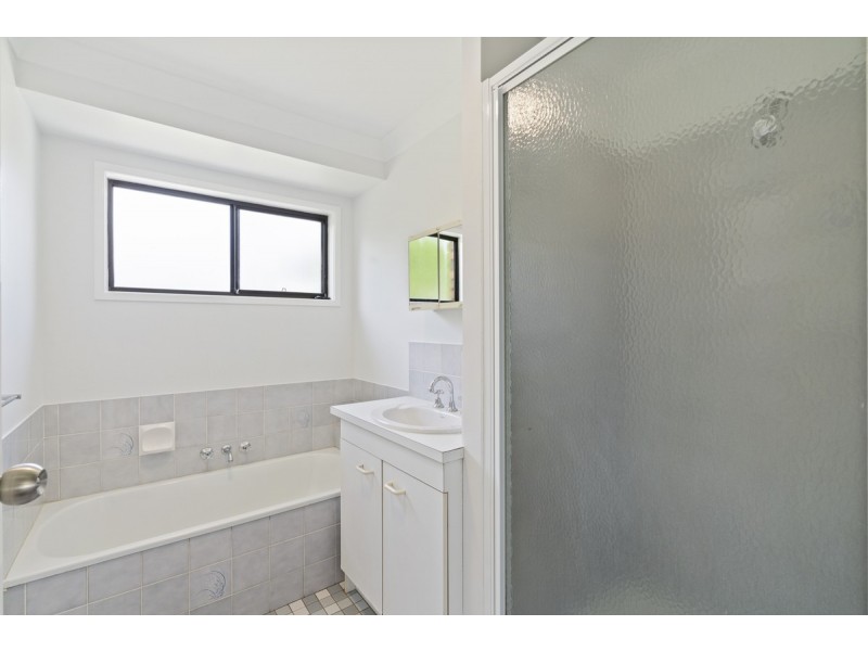 32 Marine Street, Redland Bay QLD 4165
