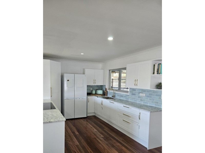 4 Raven Street, Victoria Point QLD 4165