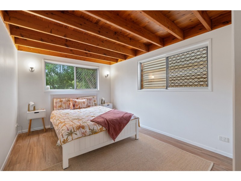 4 Raven Street, Victoria Point QLD 4165