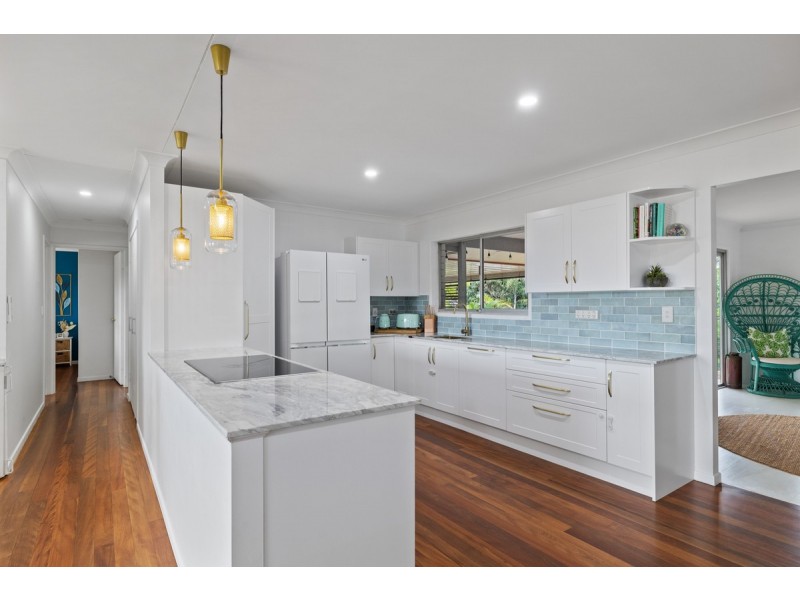 4 Raven Street, Victoria Point QLD 4165