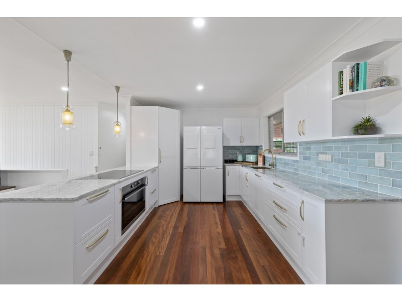 4 Raven Street, Victoria Point QLD 4165