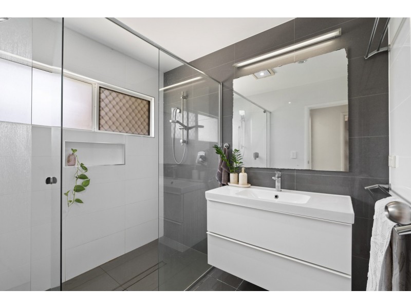 24 Bayford Street, Birkdale QLD 4159