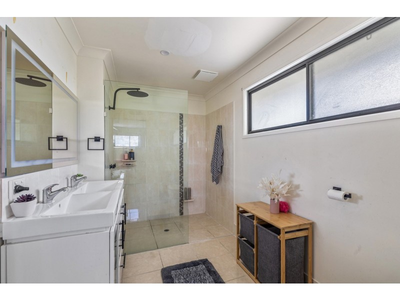 9 Pigeon Court, Birkdale QLD 4159