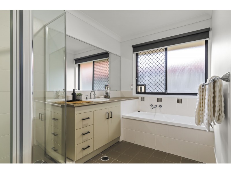 1 Jenmar Court, Thornlands QLD 4164