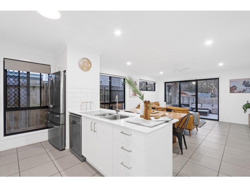 8A Carinya Street, Cleveland QLD 4163