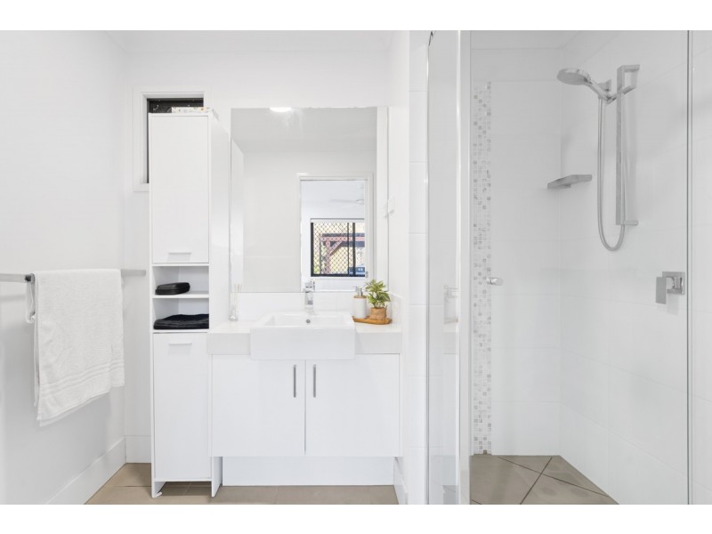 8A Carinya Street, Cleveland QLD 4163