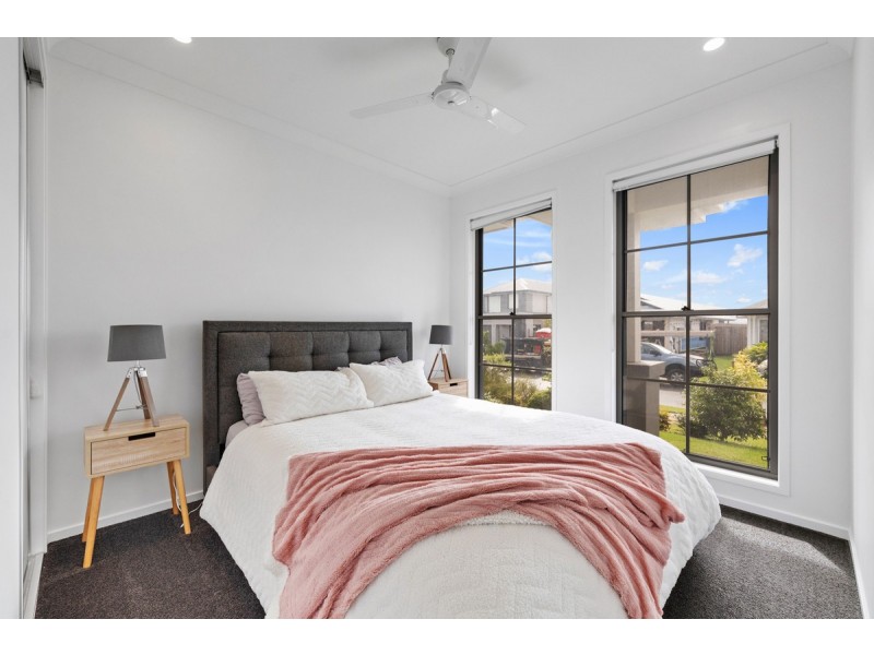 11 Greenside Street, Victoria Point QLD 4165