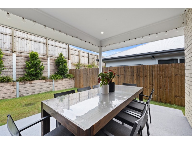 11 Greenside Street, Victoria Point QLD 4165