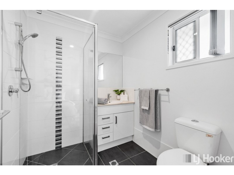 11 Glenhaven Close, Redland Bay QLD 4165