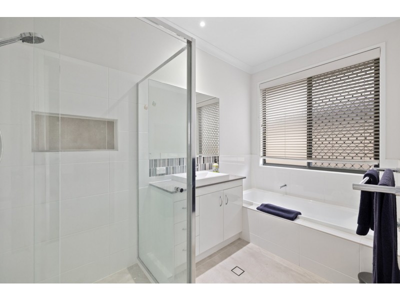 11 Cashmere Court, Wellington Point QLD 4160