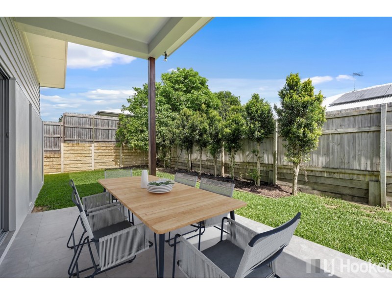 10 Muller Street, Redland Bay QLD 4165