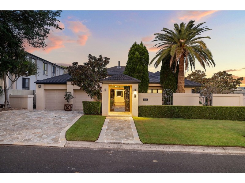 8 Melrose Close, Carindale QLD 4152