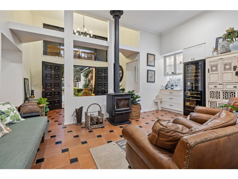 8 Melrose Close, Carindale QLD 4152