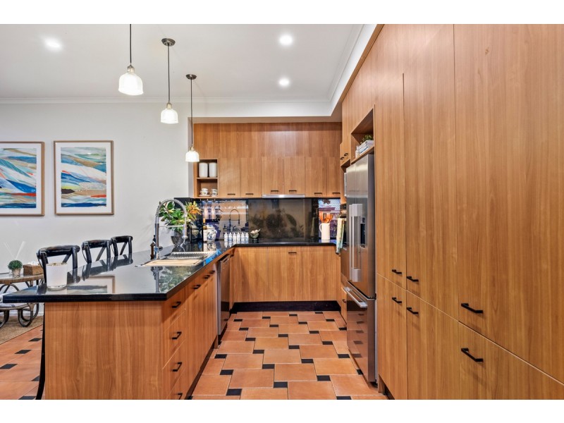 8 Melrose Close, Carindale QLD 4152